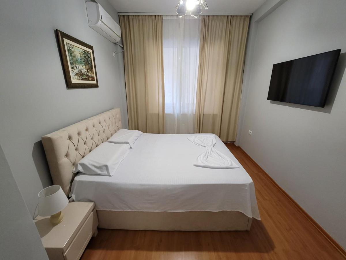 Heart Of Tirana Apartment Bagian luar foto