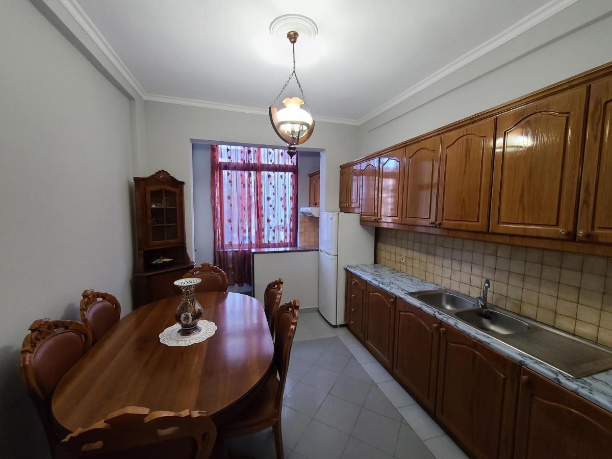 Heart Of Tirana Apartment Bagian luar foto